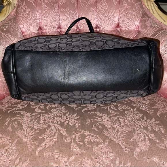 👜👜👜 Coach Leather and Jacquard Handbag - Picture 7 of 14